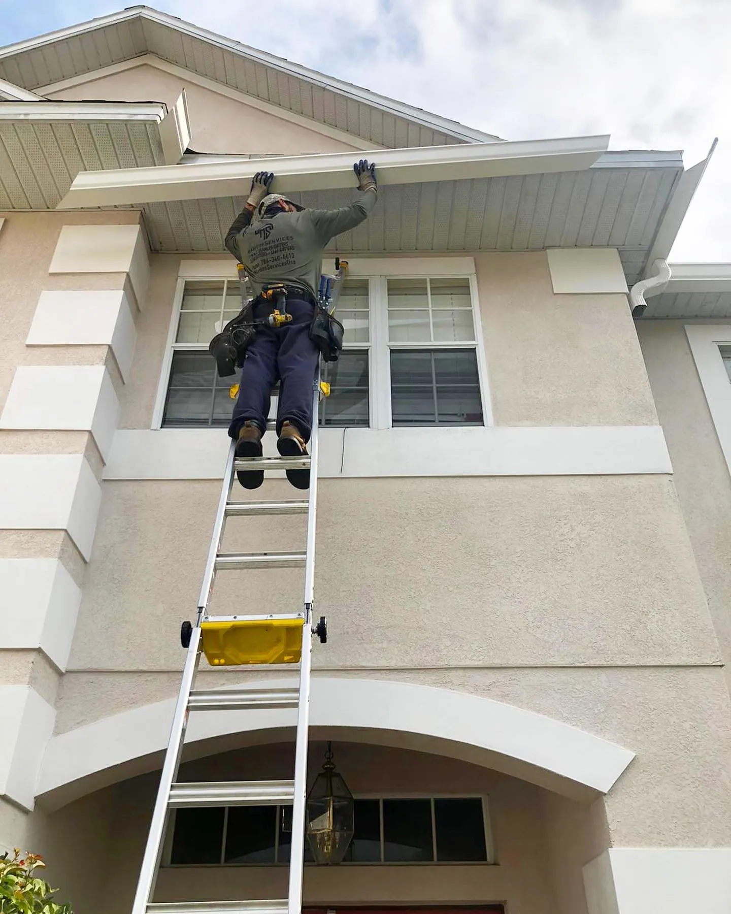 Imagen de Martin Services USA - Installation seamless gutters in orlando